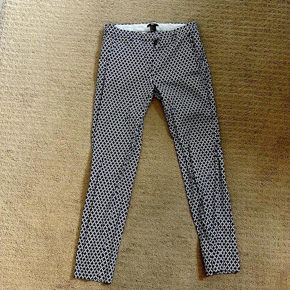 H&M geometric print blue and white printed trousers work cropped pants womens 6 - Picture 1 of 4